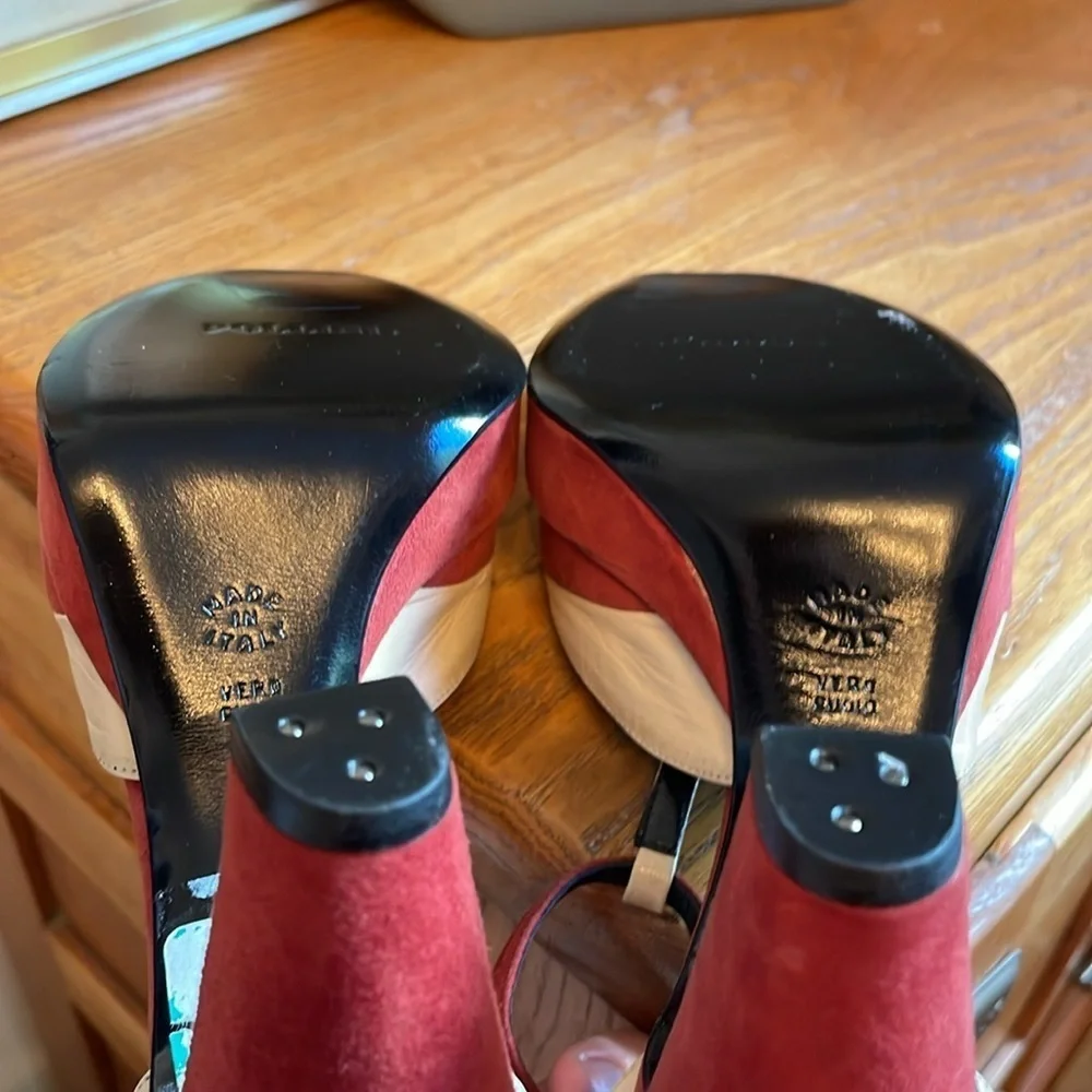 🥠 NWOT Pollini red and cream, t-strap, peep toe, suede and leather vintage look